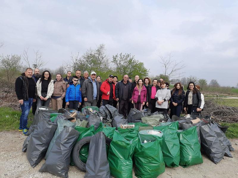 Регионални структури на МОСВ в Пазарджик почистиха Парк „Писковец“