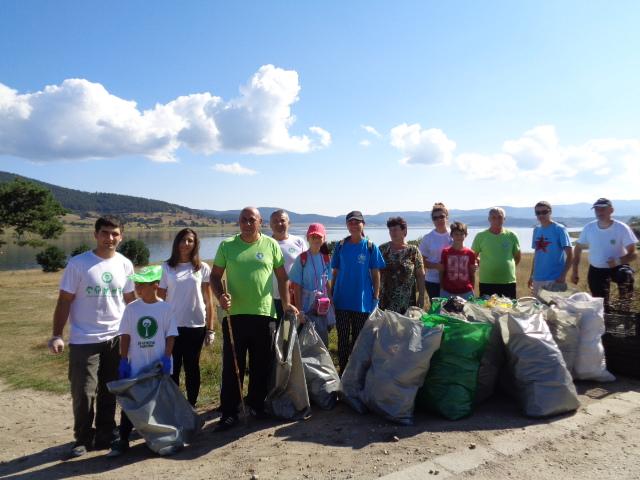 Доброволците от област Пазарджик събраха вчера 177 тона отпадъци от 95 замърсени участъка 