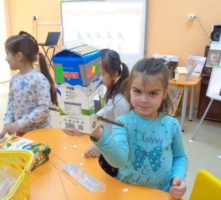 РИОСВ-Пазарджик и деца от ДГ„Райна Княгиня“ ще се грижат за птици през зимата